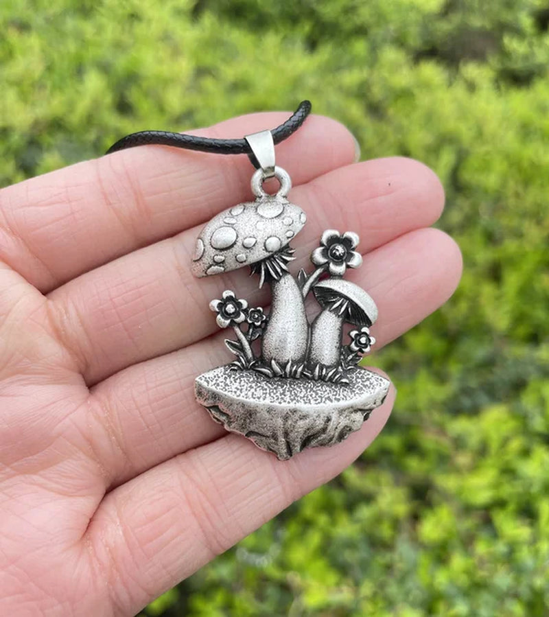 Witchy Forrest Nature Mushroom Necklace Gothic Jewellery